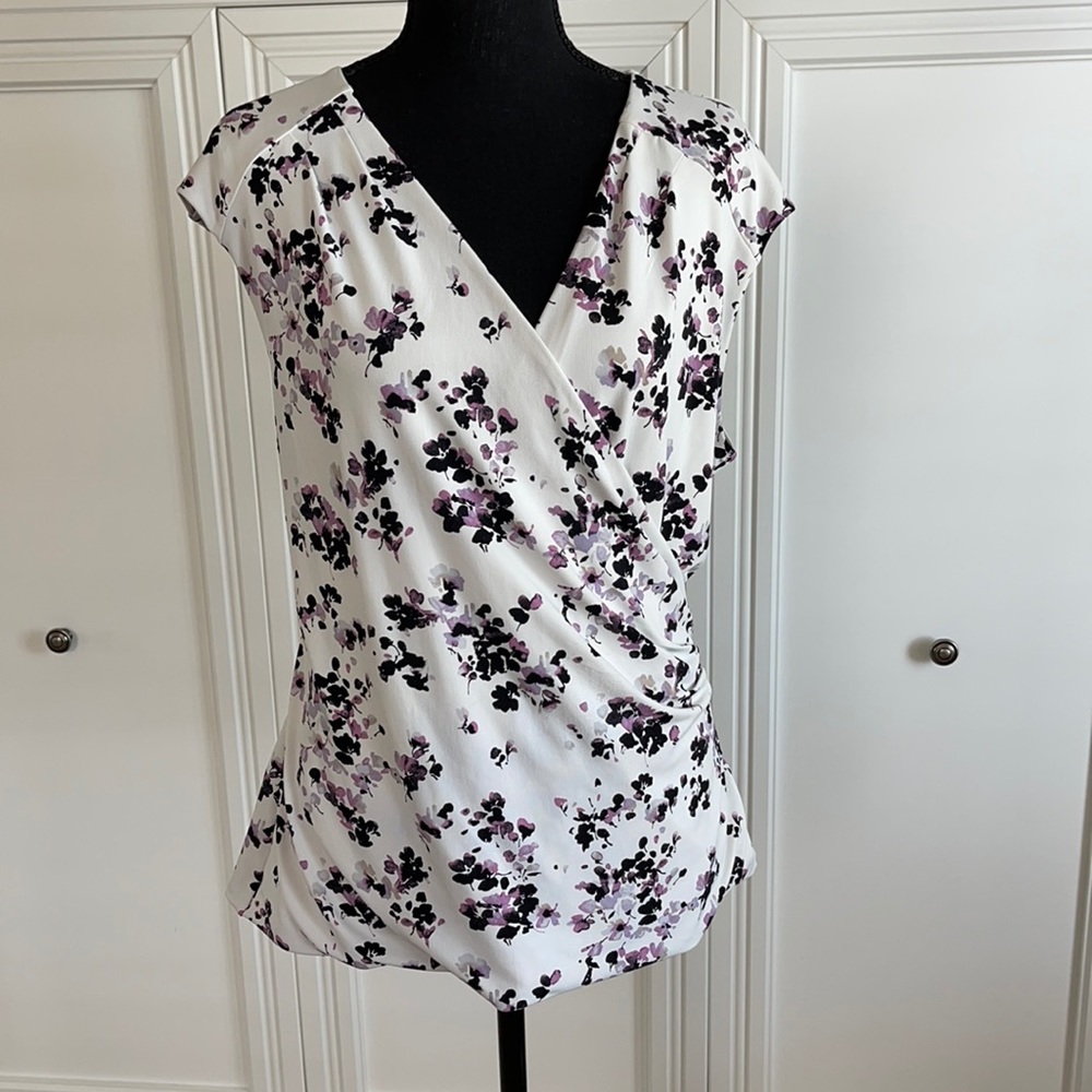 White House Black Market Floral Surplice Shell XL